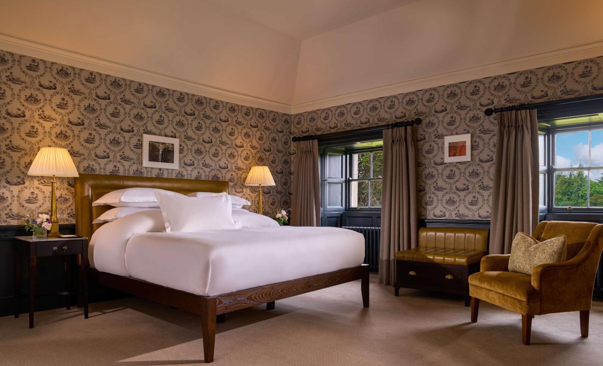 โรงแรมคาร์ลตันเฮาส์ เมย์นูท ภายนอก รูปภาพ A bedroom at the hotel