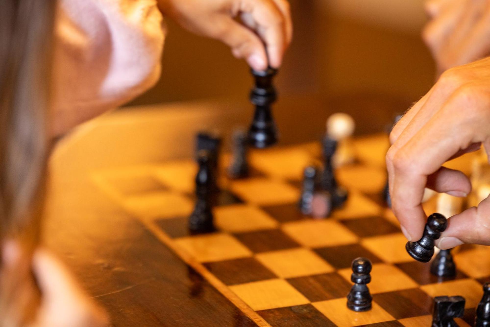 โรงแรมคาร์ลตันเฮาส์ เมย์นูท ภายนอก รูปภาพ Chess